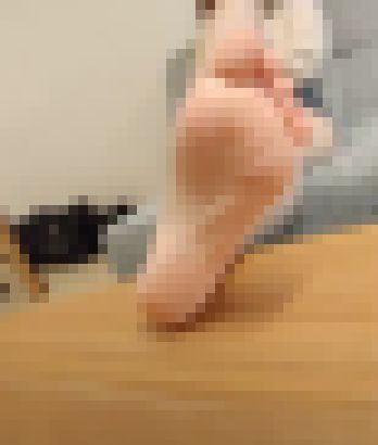 あ、足が……パンティーが……そして、その足でそんなスリスリされたら！！？？ サンプル画像