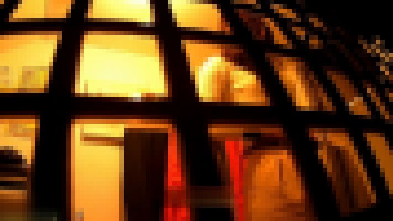 更衣室の美人お姉さん サンプル画像