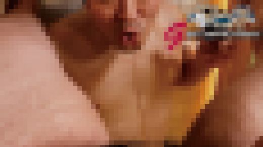 腋毛ぽっちゃり痴女meiの激臭の超濃厚黄色い聖水を大量直飲み飲尿　サンプル画像3