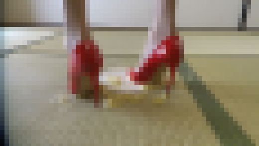 畳の上でバナナ踏み潰し　サンプル画像3