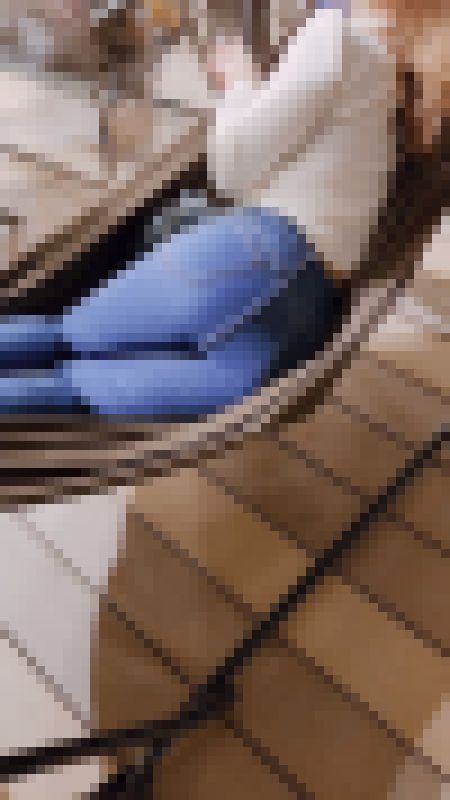 【ジーンズ】プリプリのデカ尻を強調するJD風お姉さん4　サンプル画像1