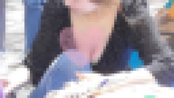 公園で露出!?若ママのありえない谷間 サンプル画像