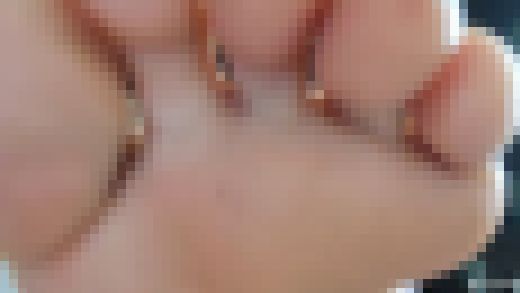高橋凛ちゃんの靴脱ぎ、顔踏み（主観映像）　サンプル画像1