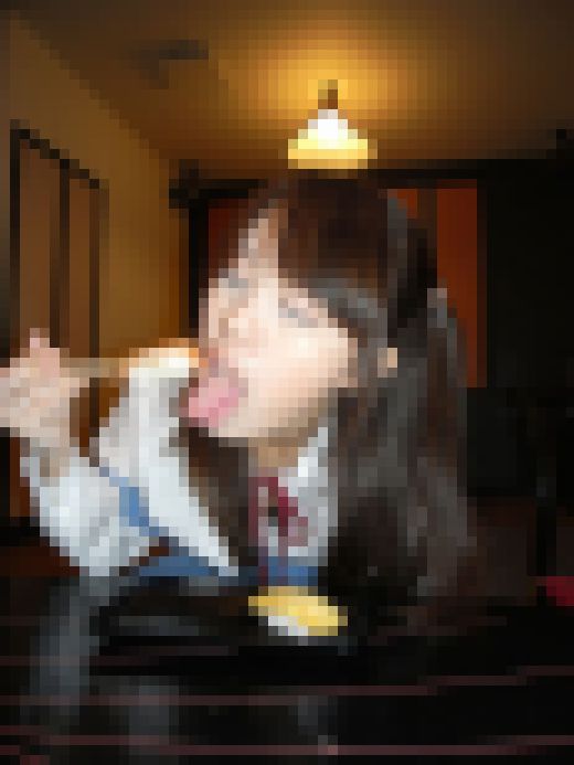 ◆素人投稿動画 元空手〇〇の部ガチ日本一の強くてかわいいコがザーメン飲みまくりです 【Part.03：食ザーメンとザーメン歯磨き　サンプル画像2