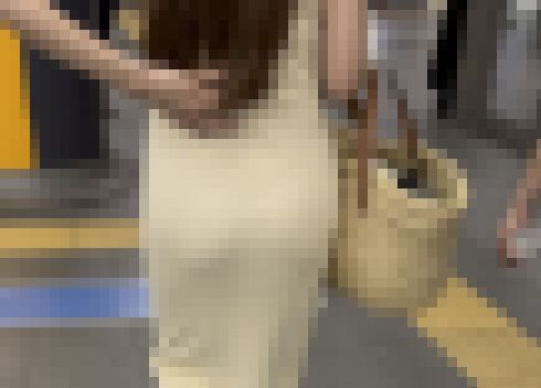 《4K・高画質》「Tバックも 夏らしいノースリーブニットワンピの美女」 サンプル画像
