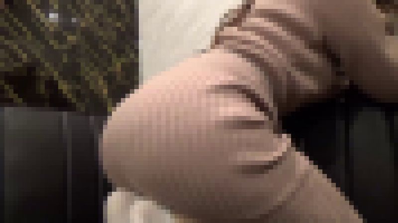 OL桜庭ひな むっちり私服パンチラ サンプル画像