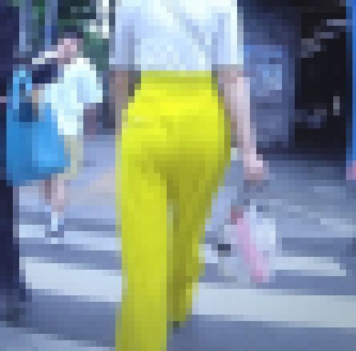 超色っぽい極上スタイル美人お姉さんがピタパン履いてイヤらしいライン強調して歩いてるよ サンプル画像