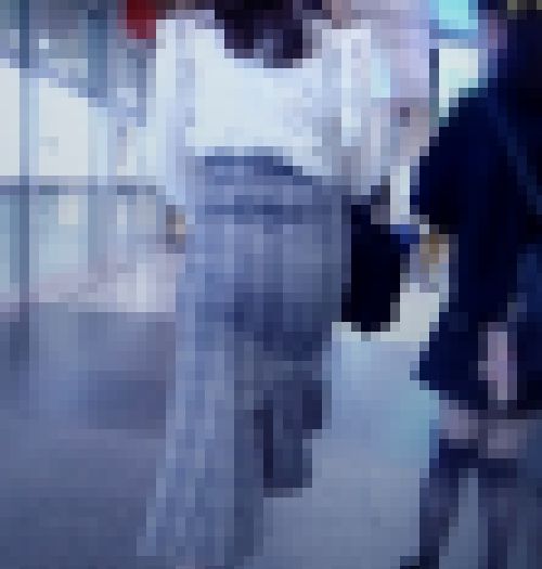 超美爆尻美人お姉さんがタイトスカートモッコリさせて歩く姿がイヤらしい　サンプル画像2