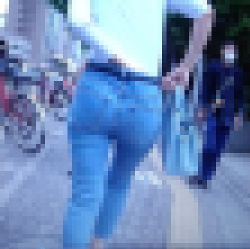 超絶激エロ美巨尻でスキニーデニムを履いた美人お姉さんがイヤらし過ぎてフル勃起 サンプル画像