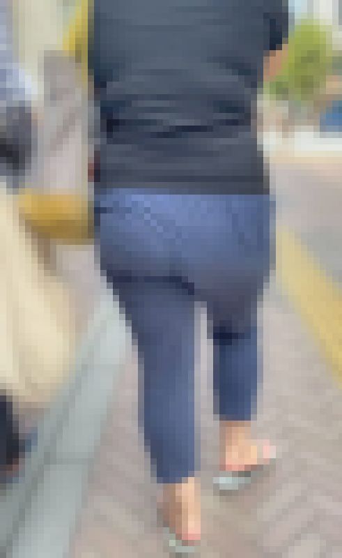 日本代表級の超メガ尻をムニュらせる！豊満肉感エロボディとワガママ過ぎる超デカい出っ尻で男を挑発！下品なロングパンツ 奥様編 サンプル画像