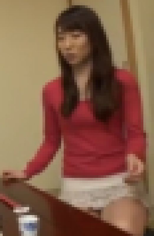 友達とその結婚相手が挨拶に来た。お酒が入り、友達も結婚相手も酔ってしまったので、ここぞとばかりに… サンプル画像