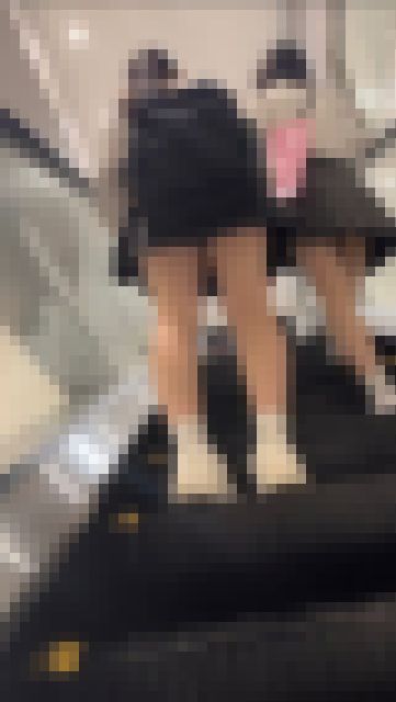 後から気づきましたが、エロいこの2人双子でした【4K粘着視●】 サンプル画像