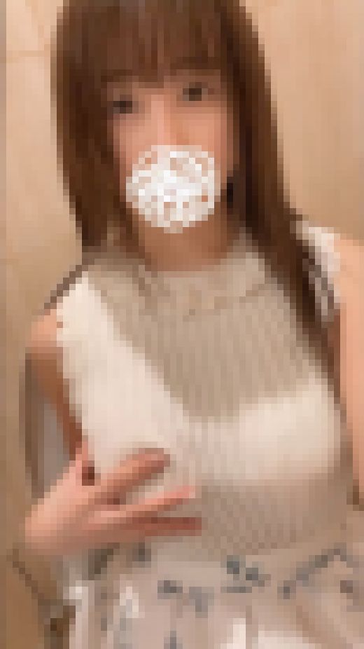 【流出】白ニット清楚系美女_Ｇ乳＆パイパンマ〇コ弄りオナニー映像　サンプル画像1