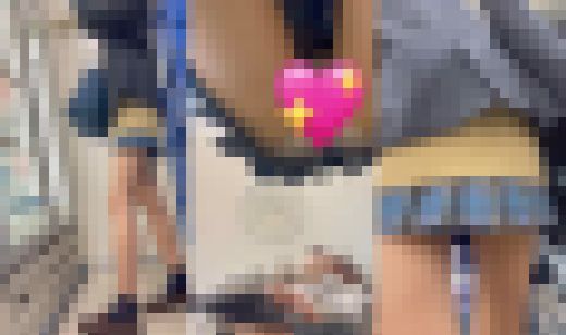 女子校生盗撮日記31 続・青チェックミニスカ美脚女子校生モデルをローアングルから盗撮【※超オススメ！！ガッツリローアングルから撮　サンプル画像2