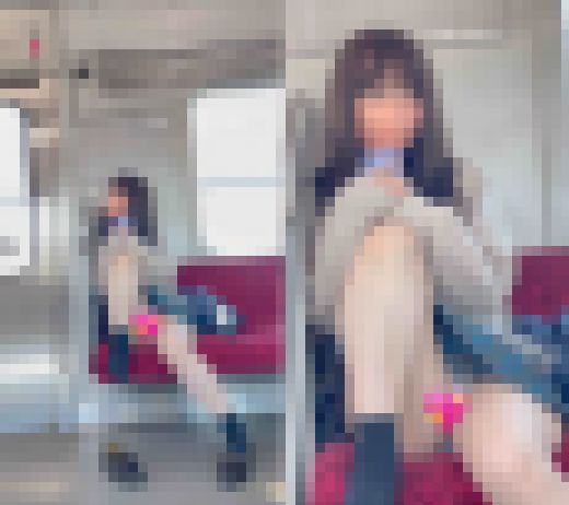 女子校生盗撮日記32 青チェック小悪魔挑発童顔女子校生を電車内で盗撮【※カメラ目線撮影バレ】　サンプル画像3