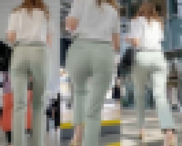 極嬢!スタイル抜群なお姉さん:魅惑のパンティーライン サンプル画像