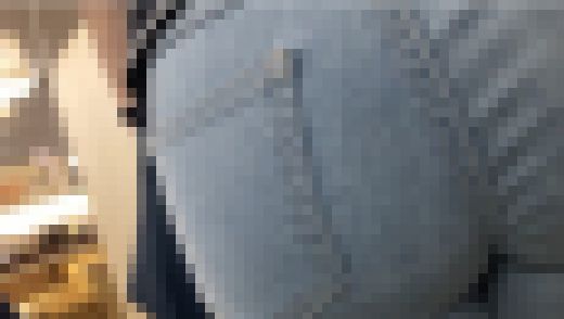 【熟女のお尻】激シコ！ケツだけブリンブリン！薄デニムに包まれた巨尻に顔をうずめたい！ サンプル画像