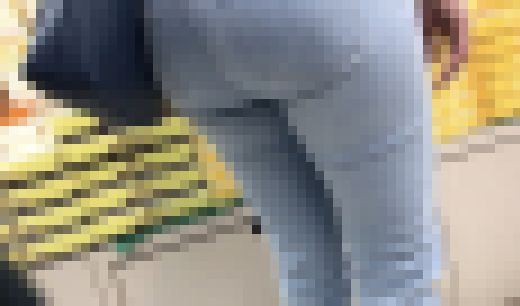 【熟女のお尻】激シコ！ケツだけブリンブリン！薄デニムに包まれた巨尻に顔をうずめたい！　サンプル画像2