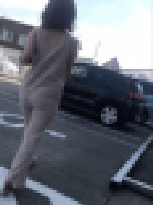 【ギャル尻】ほぼ生ケツの揺れを堪能！ピッタリベージュセットアップのTバックスケスケ尻　サンプル画像2