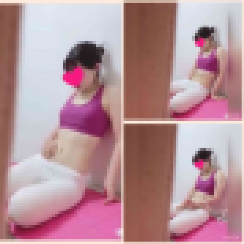【隠し撮り／個室】ヨガウエアのまま我慢できずにオナニーしちゃう清楚系美人OL（mp4） サンプル画像