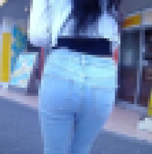 超ハイスペックモデル系スタイル抜群の長身黒髪美女がスキニーデニムピタモッコリさせて歩いてるよ サンプル画像