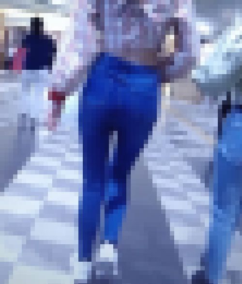 超モデル級のスタイル抜群長身美女がスキニーデニム履いてクビレウエスト見せつけて歩いてるよ　サンプル画像3