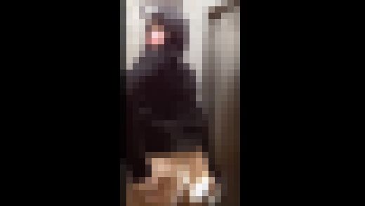 【個撮】発展場を探している男の娘が公衆トイレでオナニーする動画　サンプル画像2