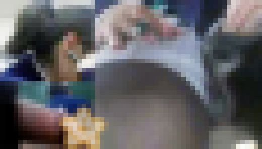 【制服女子のスト足①】吉高由里子似の制服女子黒ストブーツがエロくてポニテかわいい背後でチ○ポシコシコw サンプル画像