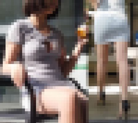 高画質 ノーブラ巨乳美人の乳首が！ カフェ編　サンプル画像3