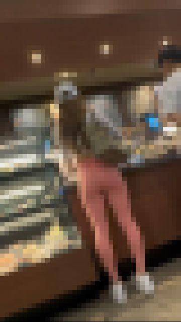 ムラムラお姉さんがレギンスを履いたらこうなりました【4K追跡視●】 サンプル画像