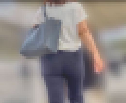 30代の勝ち組ＯＬのパッツン巨尻！スケベなケツをムニュらせながらムラムラする朝から男を挑発！ 下品なパンツスーツ ＯＬ編　サンプル画像2