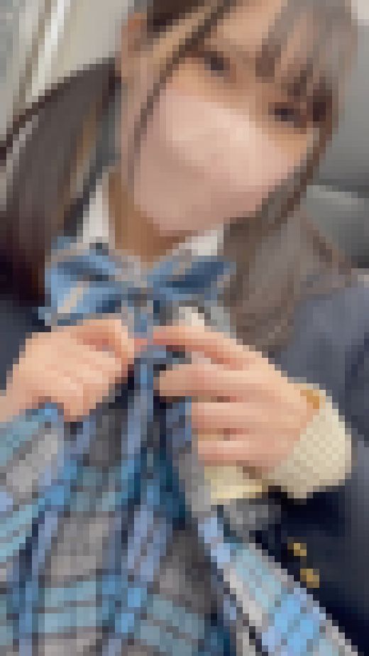 女子校生盗撮日記53　青チェック超激カワツインテ美脚女子校生を電車内で盗撮【カメラ目線・対面撮影バレ】　サンプル画像1