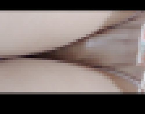 接写パンチラ 盗撮 穿き古した下着？いい感じにくたってる 個人撮影 シミパン サンプル画像
