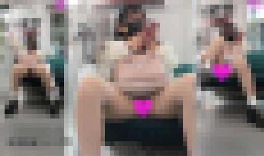 【縦型動画】街で出会った厚底ピンクな可愛い系女子（1）電車対面パンチラ編 サンプル画像