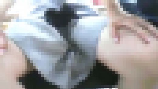 【制服女子のなま足】吉高由里子似の制服女子　お勉強中は無邪気にガニ股でおっぴろげ　白ムチふとももが　たまらないw　その2 サンプル画像