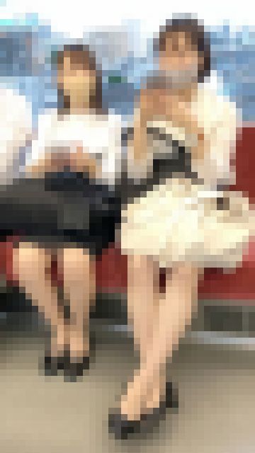 会社の同期メンバーで帰宅中の可愛い新入女子社員2人組（其の三）　サンプル画像1