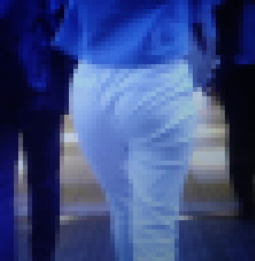 スタイル抜群の長身美脚プリ尻美女がピタパン履いて歩く姿が魅力的　サンプル画像2