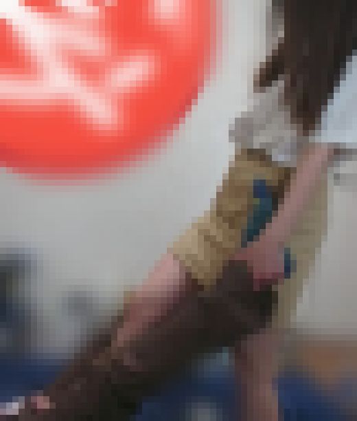 金蹴り・電気アンマ★電気アンマしてた発言有！山本彩激似の美人ＪＤによる金蹴り＆電気アンマ制裁　サンプル画像2