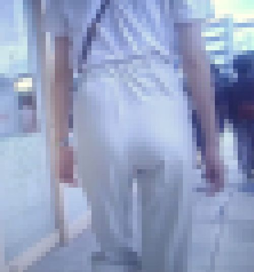 激カワ美女がピタパン履いてプリプリな美尻密着させて歩いてるよ　サンプル画像2