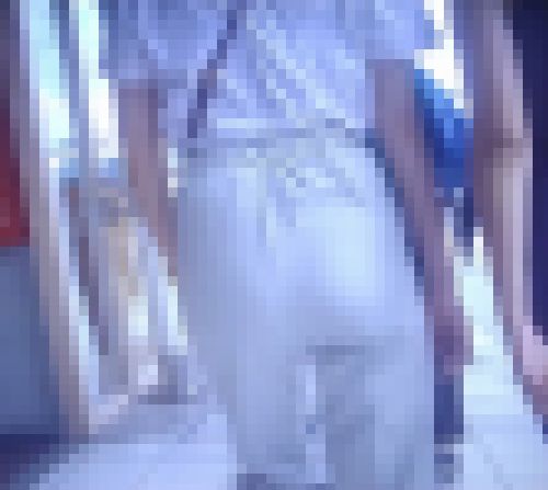 激カワ美女がピタパン履いてプリプリな美尻密着させて歩いてるよ　サンプル画像3