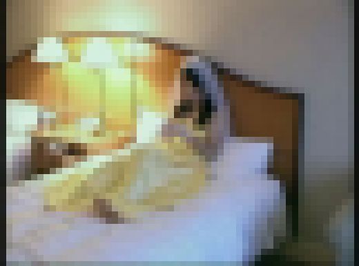 結婚式場支配人が仕掛けた新婦待ち合い室での抜粋隠し撮り記録 花嫁オナニー　01　サンプル画像1