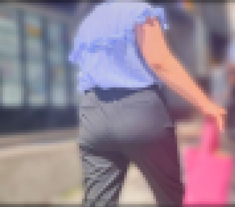 肉感エロボディOLの肉厚デカ尻！猛暑に負けない暑苦しいジューシーな出っ尻とパンティラインで男を挑発！下品なパンツスーツ OL編 サンプル画像