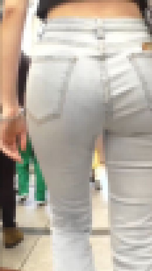 【縦動画56秒】2名収録 デニムが映える娘たち　サンプル画像3