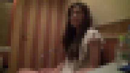 スレンダーボディの28歳フリーターが半年ぶりの挿入にアソコをビショ濡れにして喘ぐ　サンプル画像1