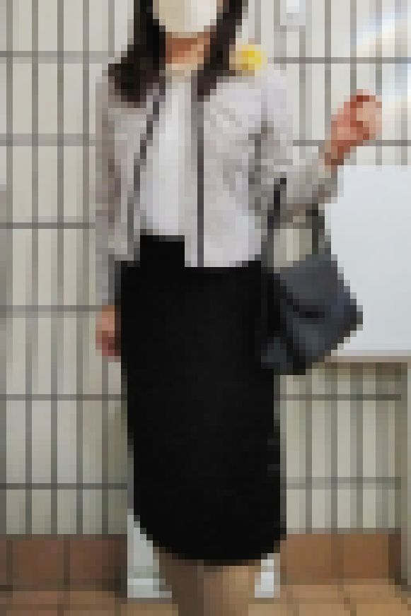 【女装】息子の卒業式で母親になりきりオナニー サンプル画像