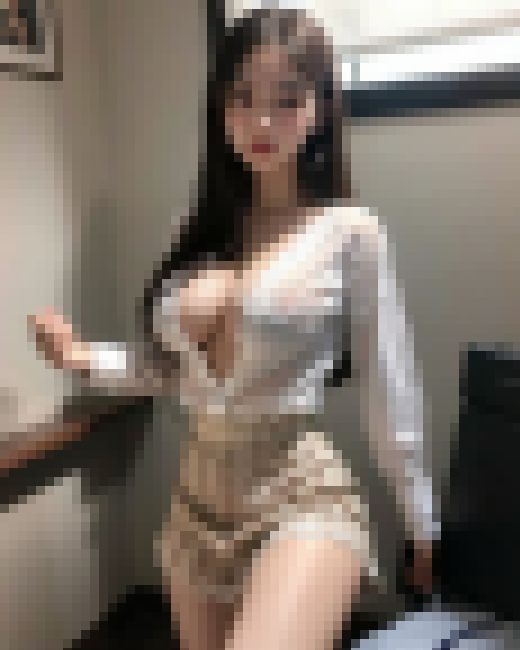 レース付きの服(39枚) / AIグラビア　サンプル画像1