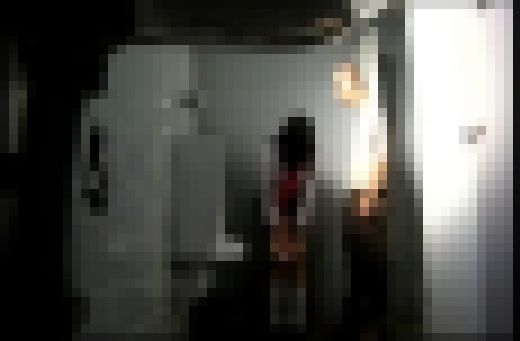 公衆●所　嫌がっているふりをして感じる即ハメ変態女子●撮　Part 1　IQPA-061-1　サンプル画像3