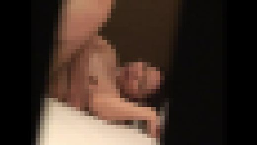 実録盗撮！美熟女マッサージ 嬢に手を出したら・・・！File.3　サンプル画像1