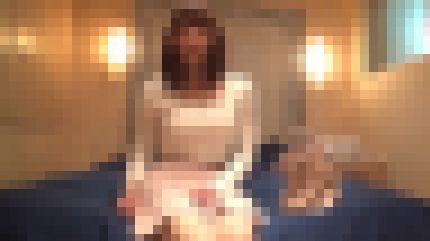 スレンダー美乳の26歳受付嬢が快楽を貪るように腰を振って巨根の気持ち良さを味わう　サンプル画像1