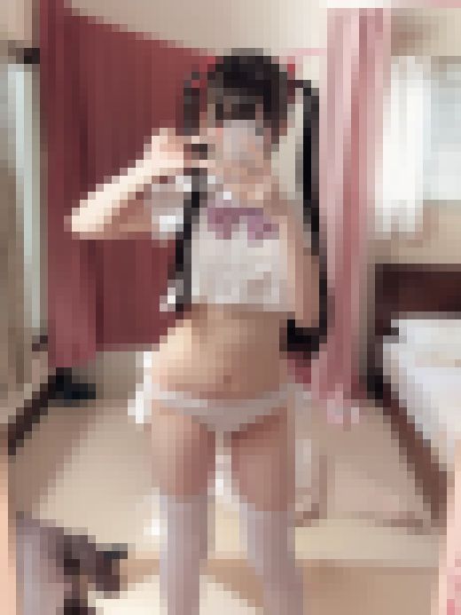 【裏垢ヲタ女子】エロ自撮りでフォロワー稼ぎ【1920x2560超高解像度】　サンプル画像2